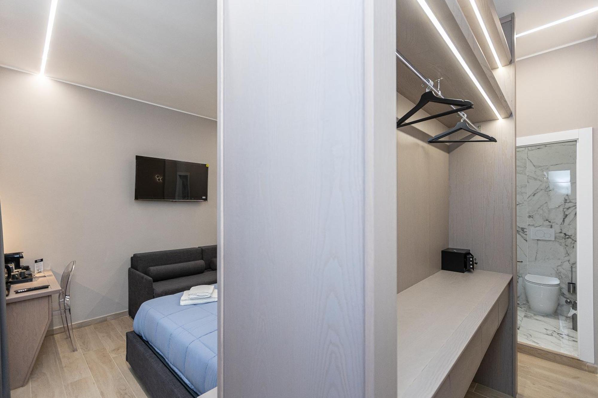 Iron Luxury Rooms Рим Экстерьер фото